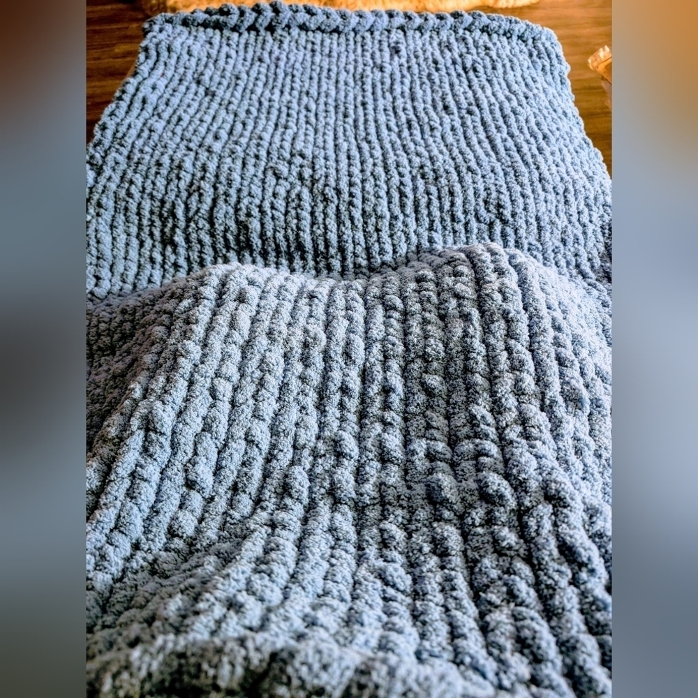Handknit‎ chunky blanket